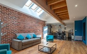 Loft Angouleme Gare 6 pers , WIFI ,TV , centre ville, calme